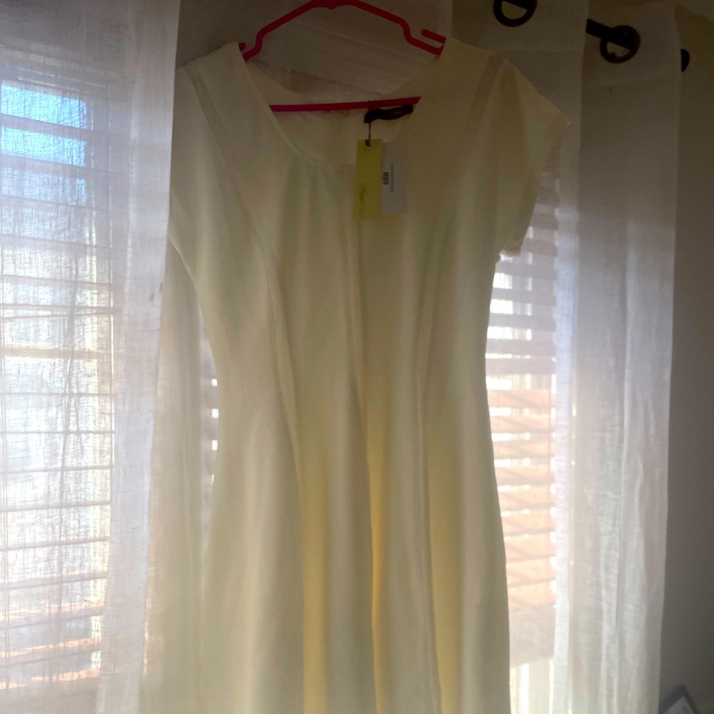 White short sleeve dress